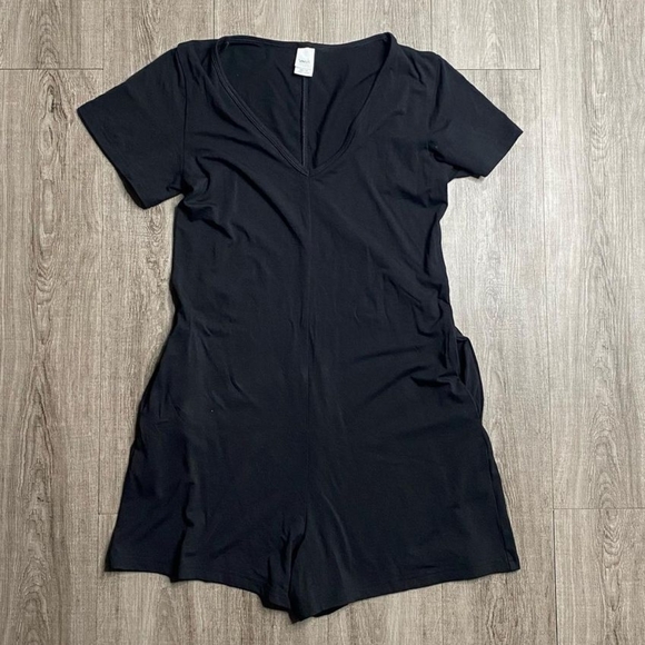 Smash+Tess Sunday Shorty Romper with Pockets - Picture 6 of 7